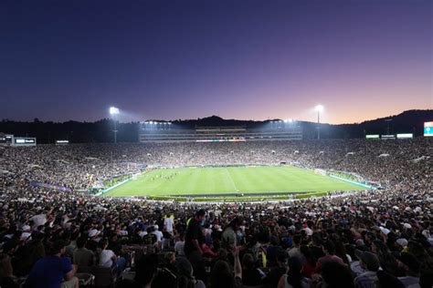 MLS record crowd of 82,110 at the Rose Bowl sees Riqui Puig lead Galaxy to 2-1 win over LAFC